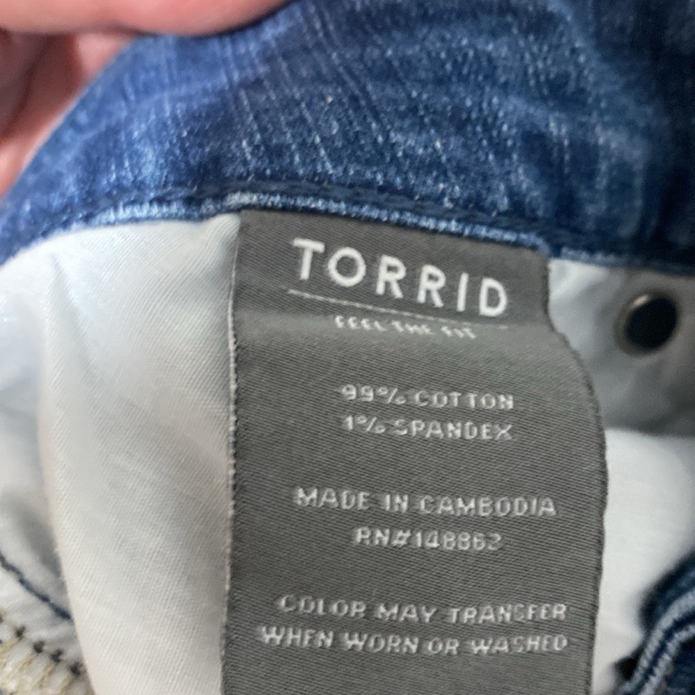 Torrid Bermudas Vintage Stretch Short - Picture 3 of 4